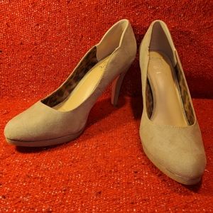 Jellypop faux suede  taup stiletto pump